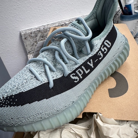 Yeezy Boost 350 Salt - Picture 1 of 3